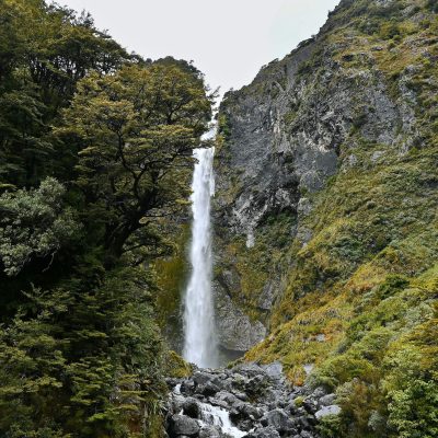 1 <span>❌ Nope! This is Arthur's Pass National Park in New Zealand. The second photo is of <a target="_blank" href="https://www.swoop-patagonia.com/chile/aysen/queulat">Queulat National Park</a> in Aysen. </span>