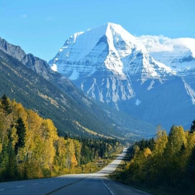 2 <span>❌ Nope! This is Mount Robson in British Columbia in Canada. The second photo is the <a target="_blank" href="https://www.swoop-patagonia.com/chile/aysen/carretera-austral">Carretera Austral highway</a> from Tranquillo to Cerro Castillo in Aysen.</span>